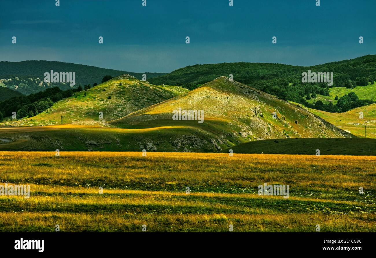 Gran Sasso e Monti della Laga National Park, colline di Campo Imperatore. Abruzzo Foto Stock
