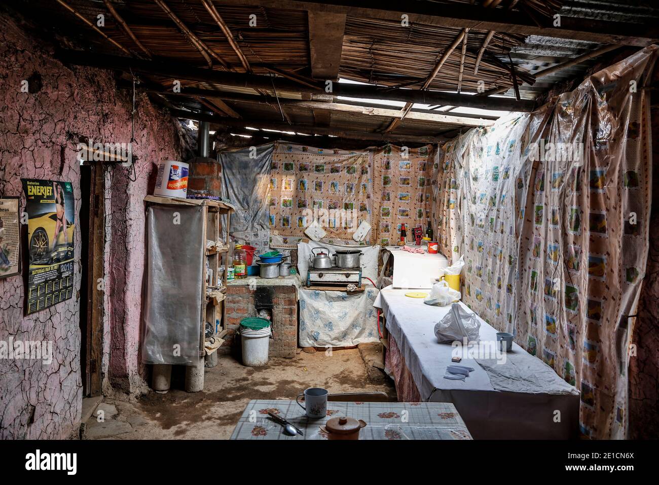 Cucina di Filomena, piccola fattoria vicino Croce del Condor Overlook, Canyon Colca, Arequipa, Perù Foto Stock