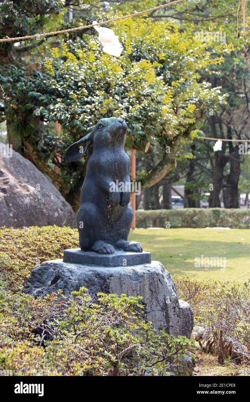 statua di un coniglio in un santuario shinto (izumo-taisha) in izumo (giappone) Foto Stock