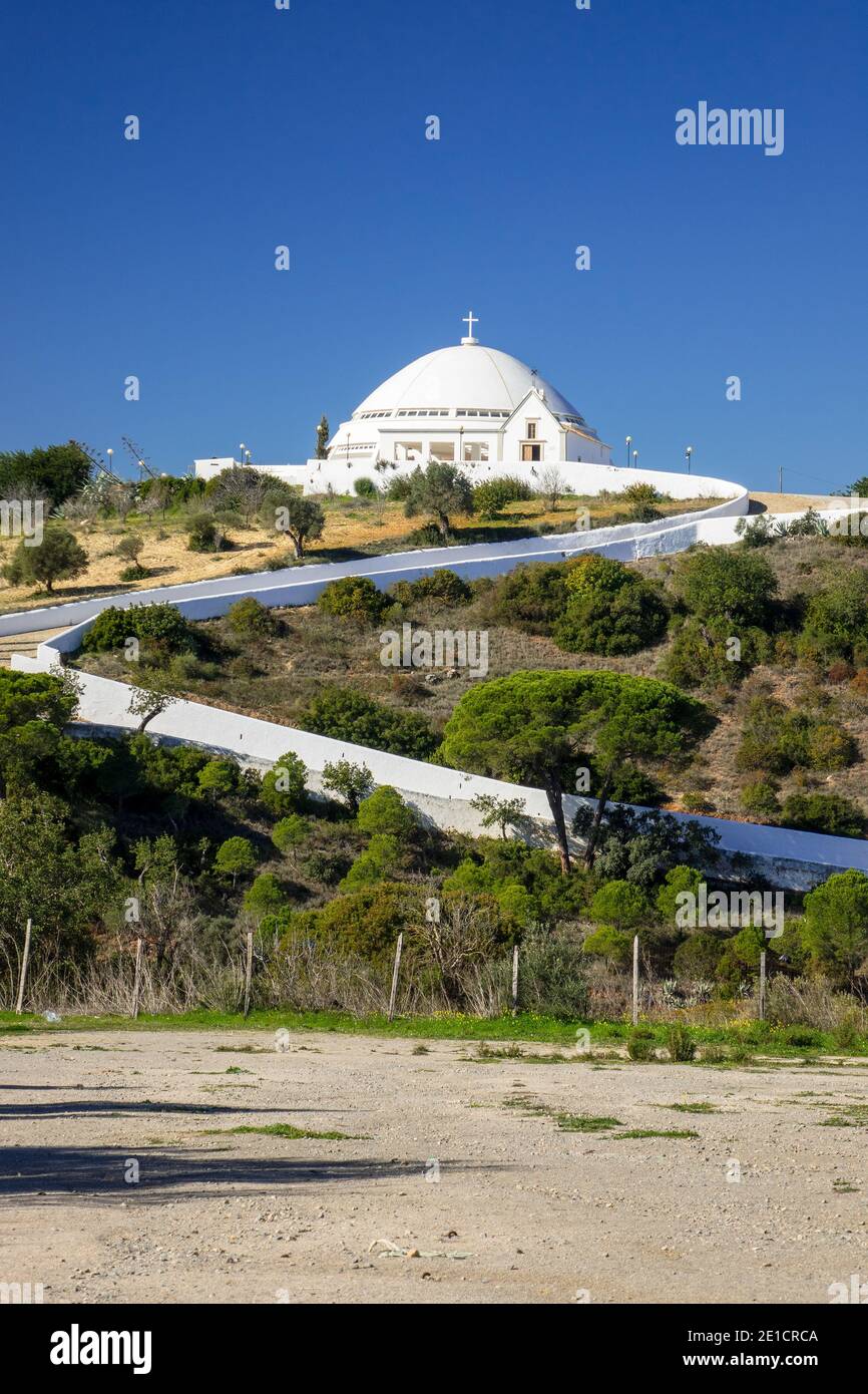 Chiesa della cupola il Santuario di nostra Signora della Misericordia (Santuário de Nossa Senhora da Piedade), a Loule l'Algarve Portogallo Foto Stock