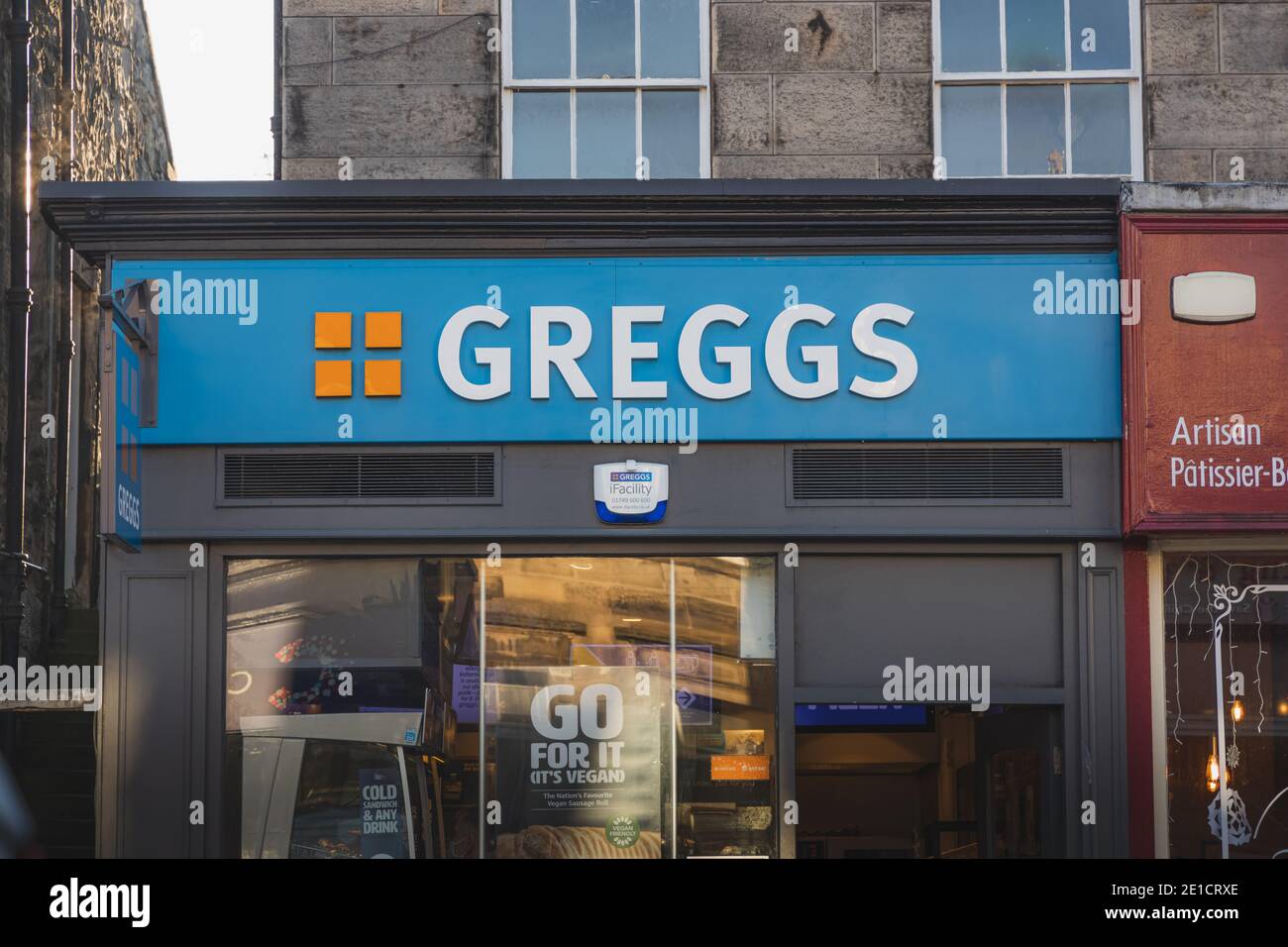 Edimburgo, Scozia - 6 gennaio 2021: Posizione di Greggs su Raeburn Place a Stockbridge, Edimburgo. Greggs è una grande catena di panifici britannica con sede a Newcastle Foto Stock