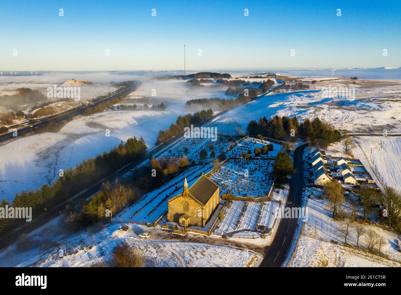 Veduta aerea della Chiesa Parrocchiale di Kirk 'o Shotts, Salsburgh, Lanarkshire settentrionale, Scozia. Foto Stock