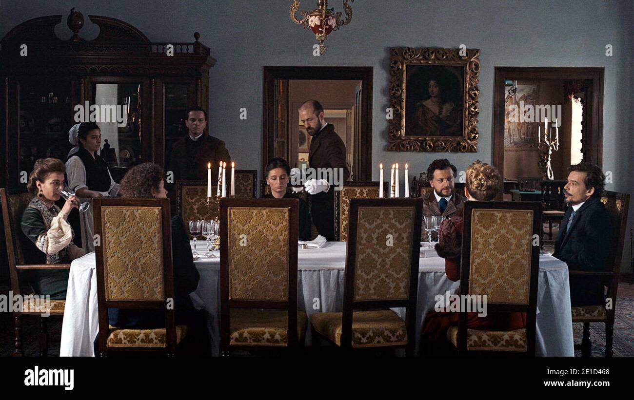 Malmkrog è un film del 2020 diretto da Cristi Puiu. Questa fotografia è esclusivamente per uso editoriale ed è copyright della società cinematografica e/o del fotografo assegnato dalla società di produzione e può essere riprodotta solo da pubblicazioni in concomitanza con la promozione del suddetto film. È richiesto un credito obbligatorio per la società cinematografica. Il fotografo deve essere accreditato anche quando è noto. Foto Stock