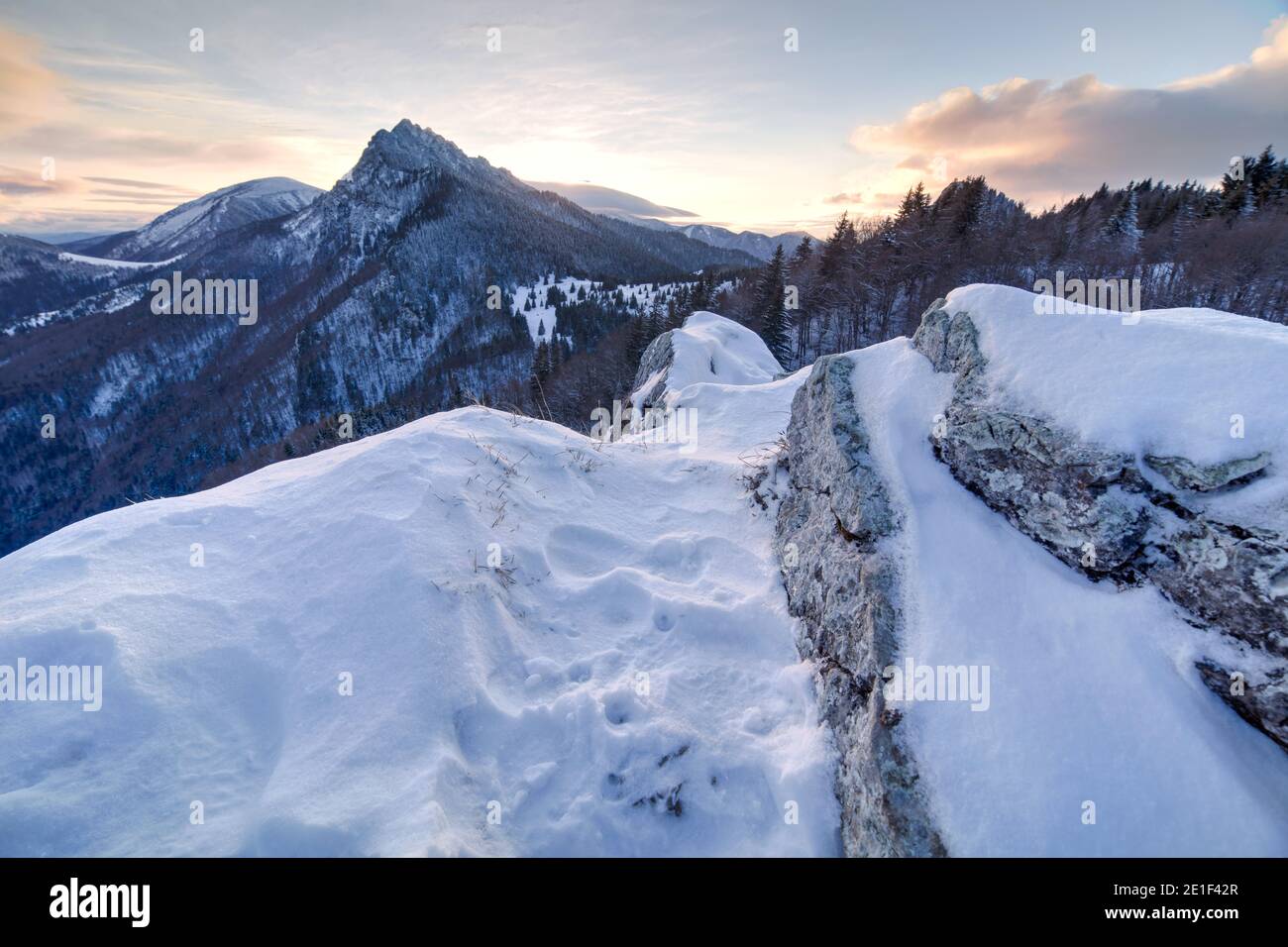 Velky Rozsutec a Orava, Slovacchia, durante l'inverno Foto Stock