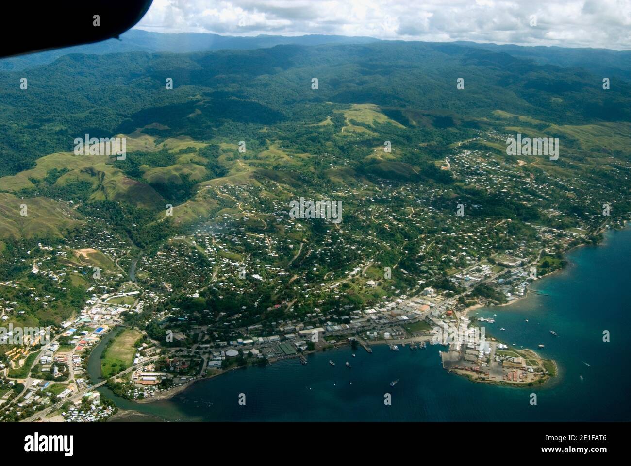 Veduta aerea di Honiara, capitale delle Isole Salomone Foto Stock
