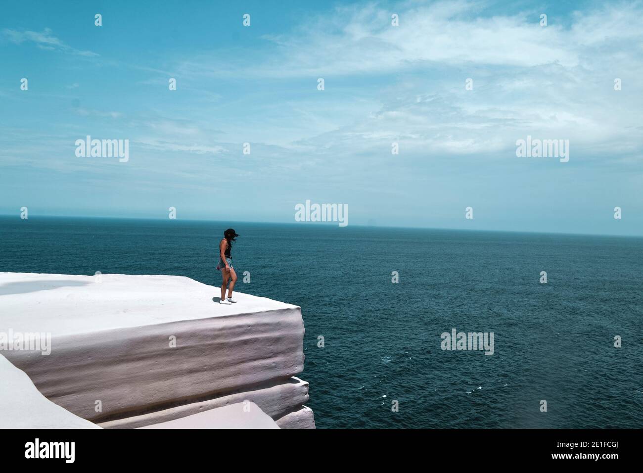 Vista sull'oceano sulla scogliera della costa australiana Foto Stock