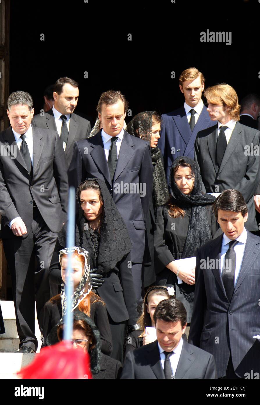 Charlotte, Pierre e Andrea Casiraghi dopo la cerimonia funeraria della principessa Antoinette di Monaco, nella cattedrale di Notre-Dame-Immaculee a Monaco, Principato di Monaco, il 24 marzo 2011. Foto di Marco Piovanotto/ABACAPRESS.COM Foto Stock