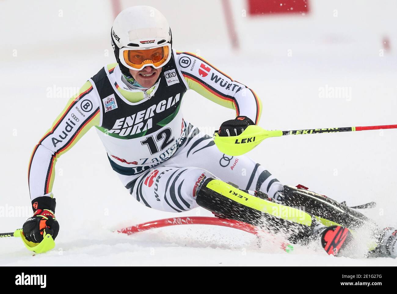 (210107) -- ZAGABRIA, 7 gennaio 2021 (Xinhua) -- Linus Strasser della Germania compete durante la seconda corsa della Coppa del mondo maschile di sci alpino FIS Slalom a Zagabria, Croazia, 6 gennaio 2021. (Luka Stanzl/Pixsell via Xinhua) Foto Stock