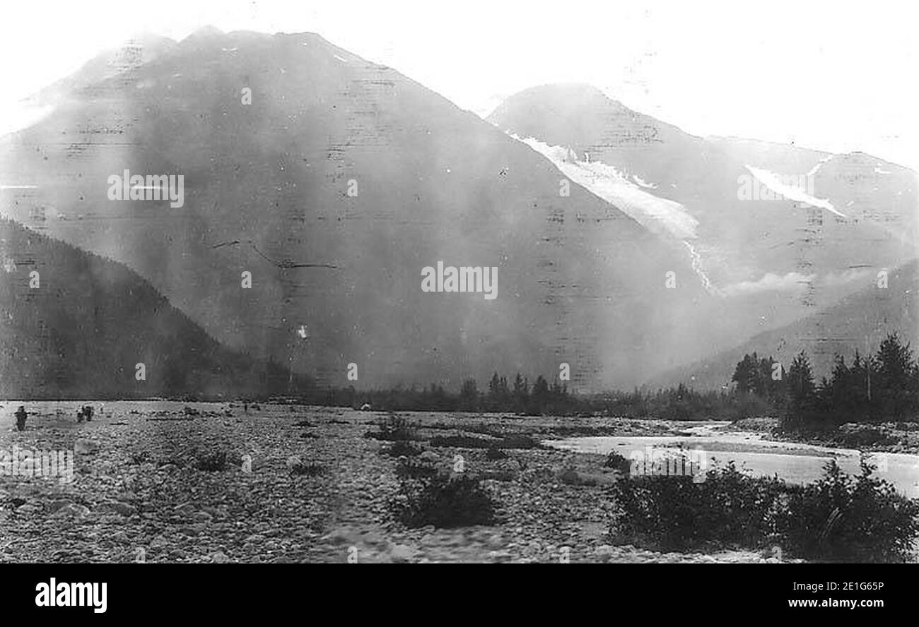 Guardando a nord sul fiume Dyea a sud di Canyon City, Chilkoot Trail, 28 agosto 1897 (SARVANT 112). Foto Stock