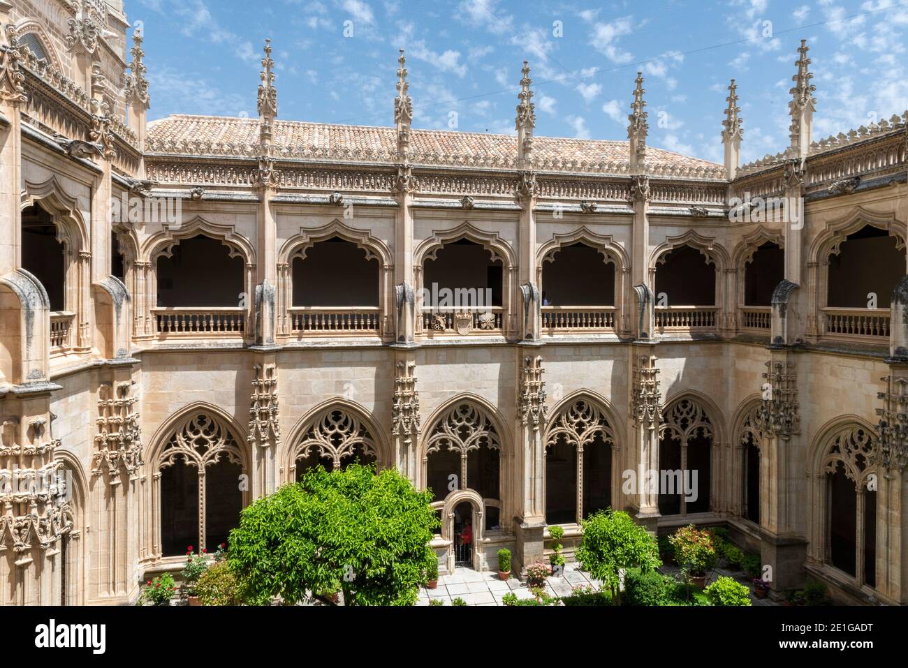 Toledo, Spagna: 24 Maggio 2018. Il Monastero di San Juan de los Reyes (in inglese: Monastero di San Giovanni dei Monarchi) è un francescano di stile isabellino Foto Stock