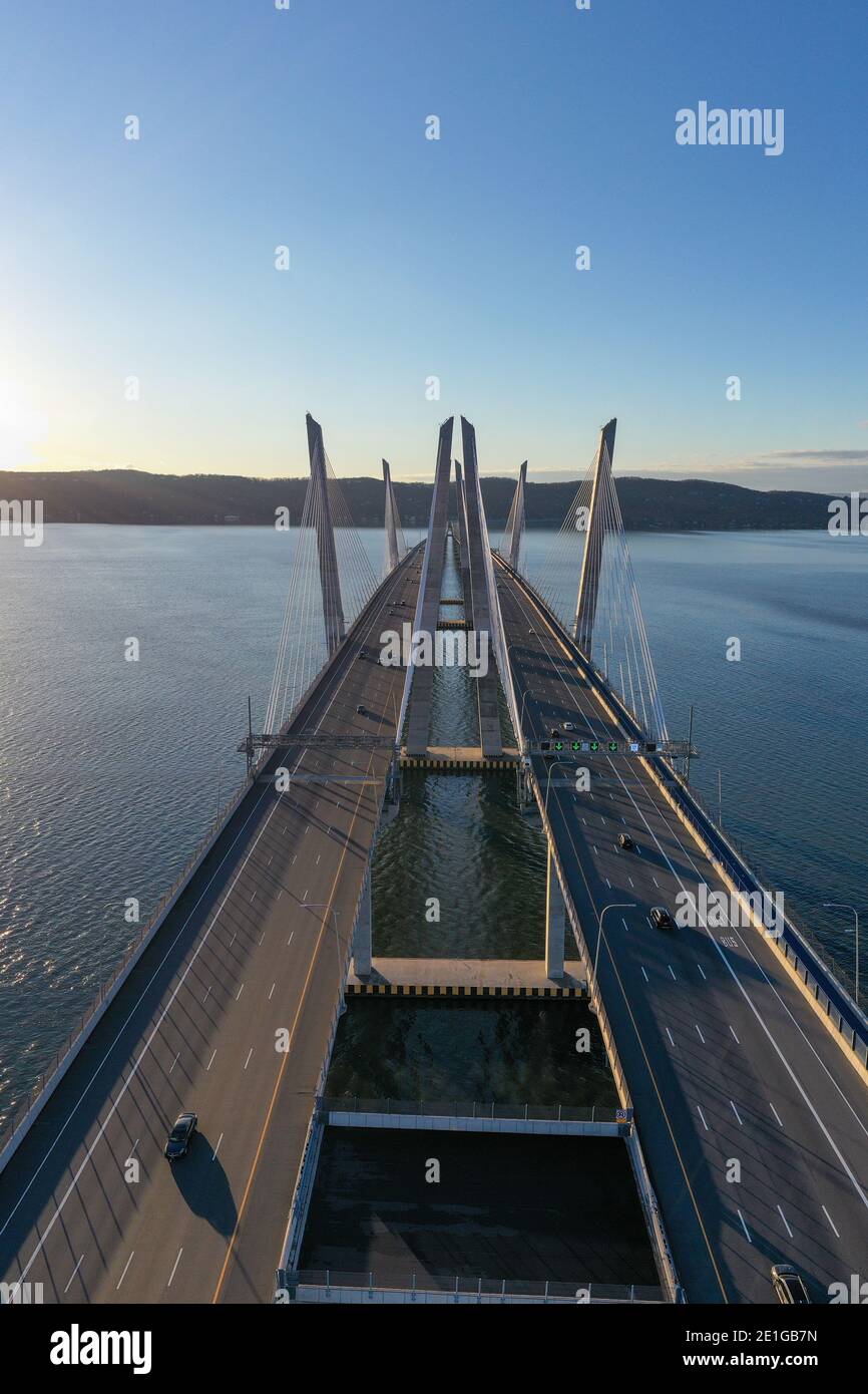 Il New Tappan Zee Bridge (il Governatore M. Cuomo) che attraversa il fiume Hudson a New York. Foto Stock