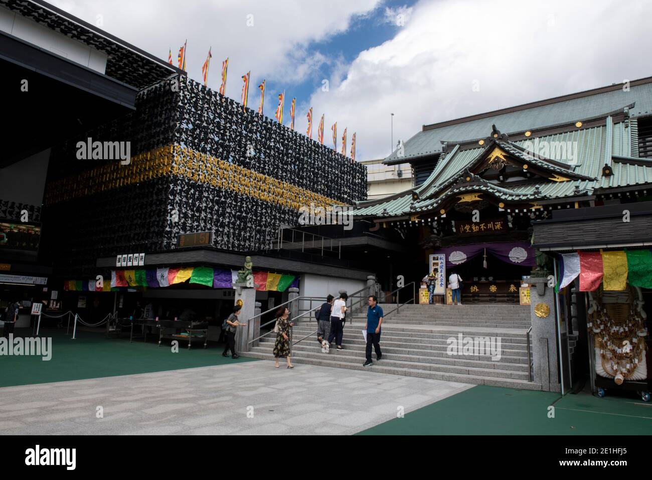 Tokyo, Giappone: 23 Set, 2019. Fukagawa Fudō-dō Narita-san Shinshō-ji Temple.Famous per la galleria di preghiera con 10.000 piccole gorintō di cristallo (cinque anelli t Foto Stock