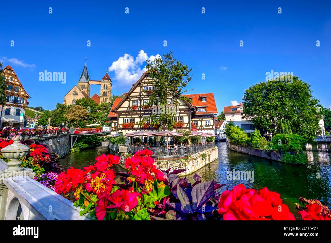 Vista sul ristorante più famoso di Esslingen am Neckar, una città nella regione di Stoccarda del Baden-Württemberg, Germania. Foto scattata il 27 di Augus Foto Stock