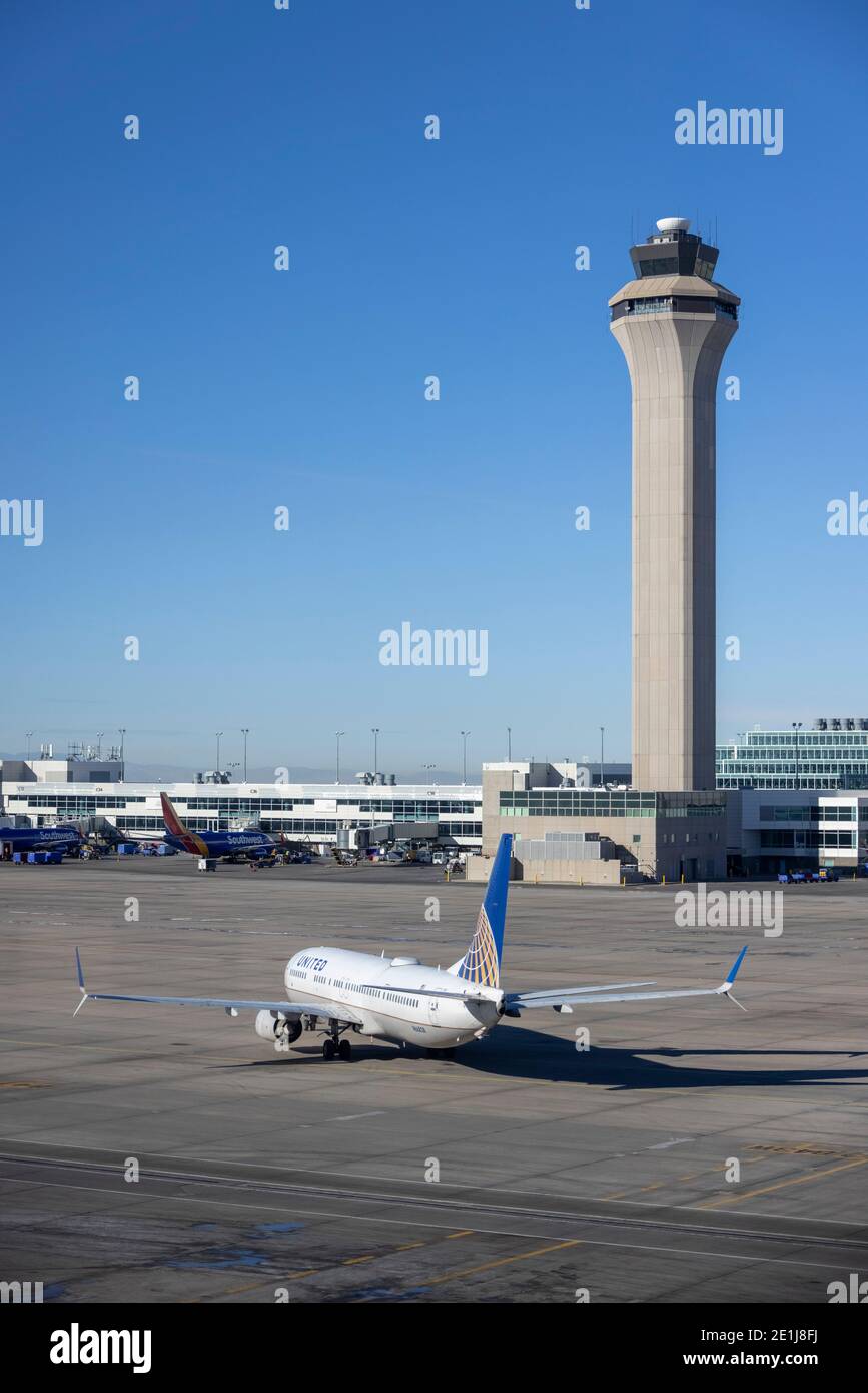 Aerei United Airlines sul asfalto, aeroporto di Denver, Stati Uniti Foto Stock