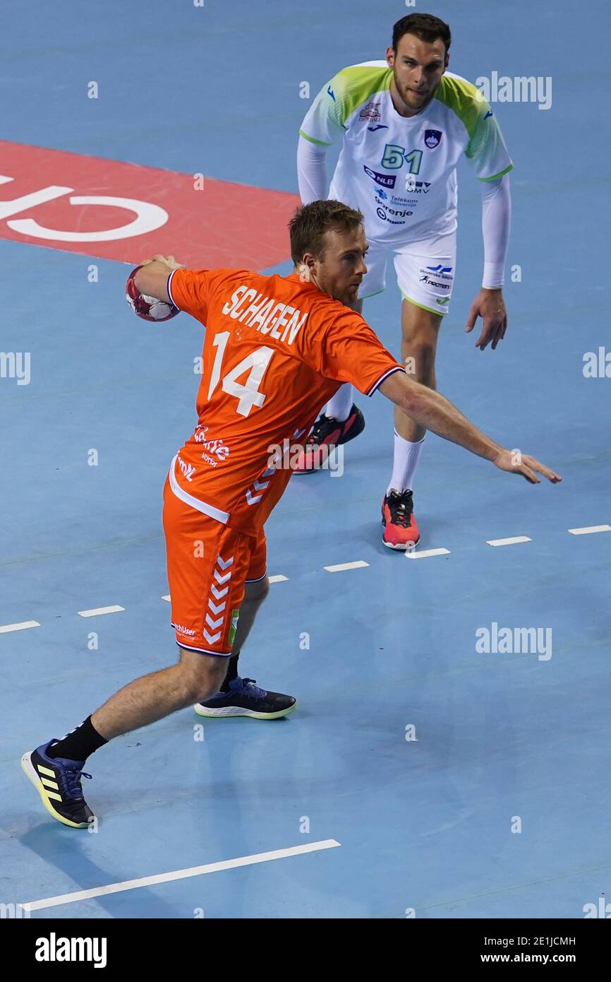 ALMERE, PAESI BASSI - 6 GENNAIO: Bobby Schagen n° 14 dei Paesi Bassi durante la partita di qualificazione dei Campionati europei tra Paesi Bassi e Sloven Foto Stock