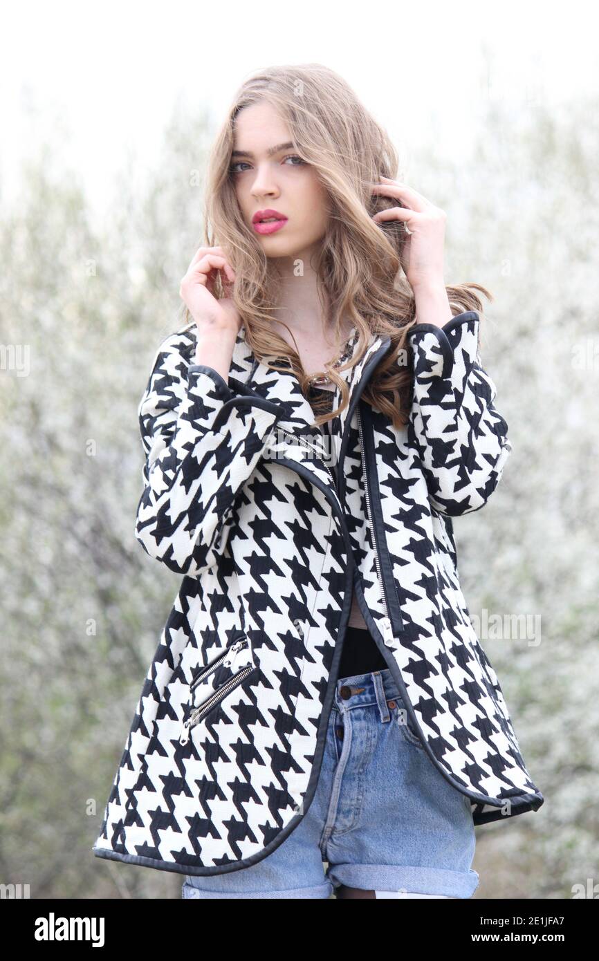 modello femminile biondo moda Foto Stock