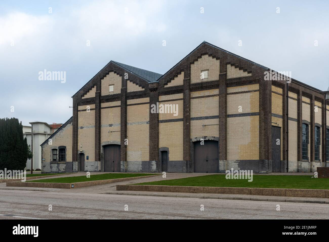 Edificio storico della galleria del vento R52 sul sito dell'ex Royal Aircraft Establishment (RAE) a Farnborough, Hampshire, Regno Unito Foto Stock