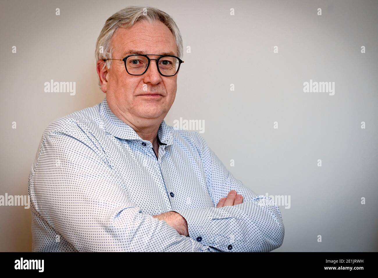 Il Professor Dirk Devroey, decano della Facoltà di Medicina e Farmacia di VUB pone per il fotografo, a Overijse, giovedì 07 gennaio 2021. BELGA FOTO Foto Stock