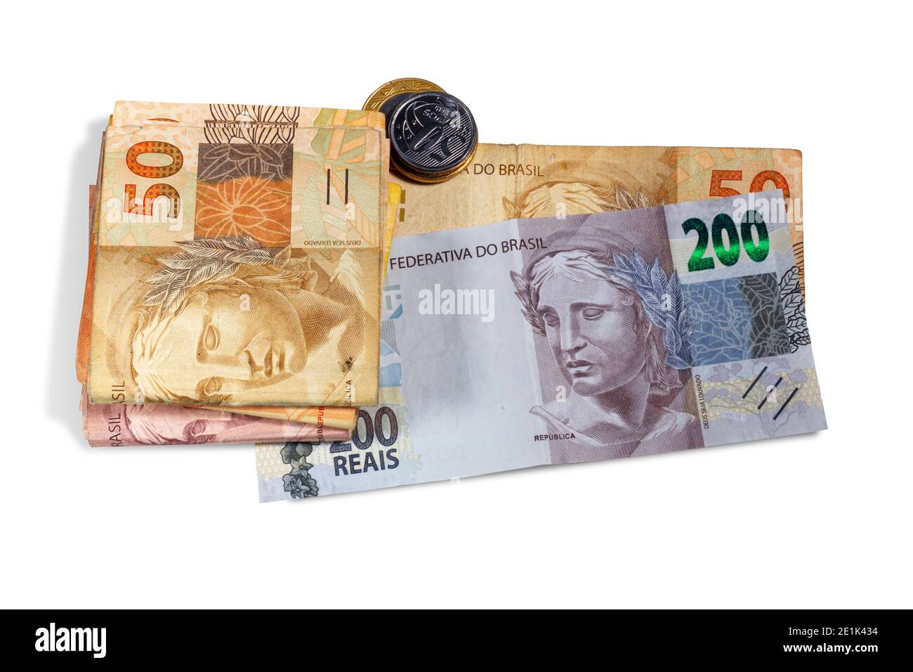 Bolletta e monete brasiliane. Duecento bollette, dieci, venti e cinquanta bollette reali. Foto Stock