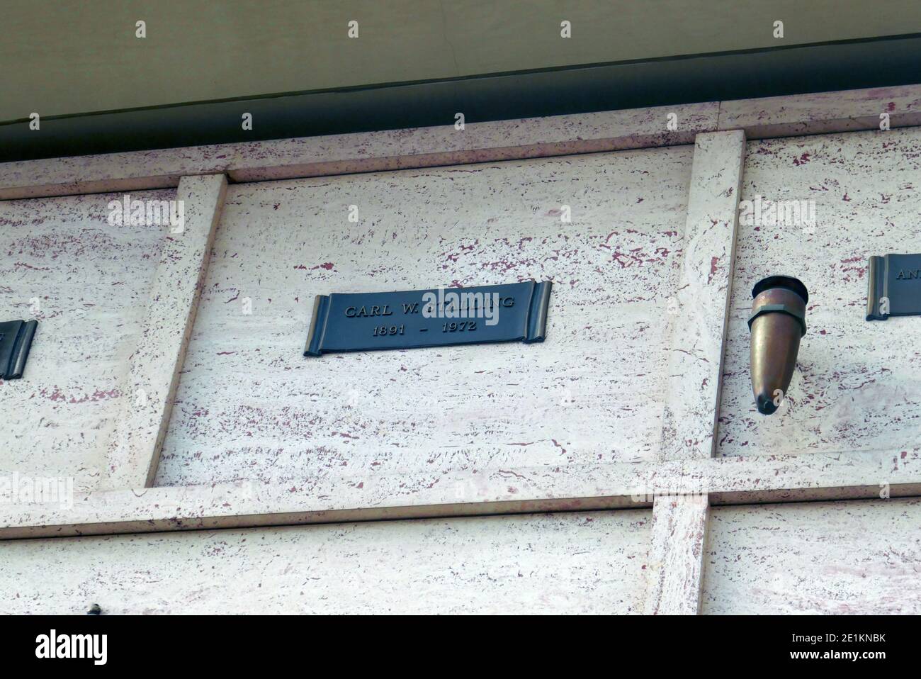 Los Angeles, California, USA 31 dicembre 2020 una visione generale dell'atmosfera del compositore Carl Stalling's grave in Abbey of the Salms all'Hollywood Forever Cemetery il 31 dicembre 2020 a Los Angeles, California, USA. Foto di Barry King/Alamy Stock foto Foto Stock