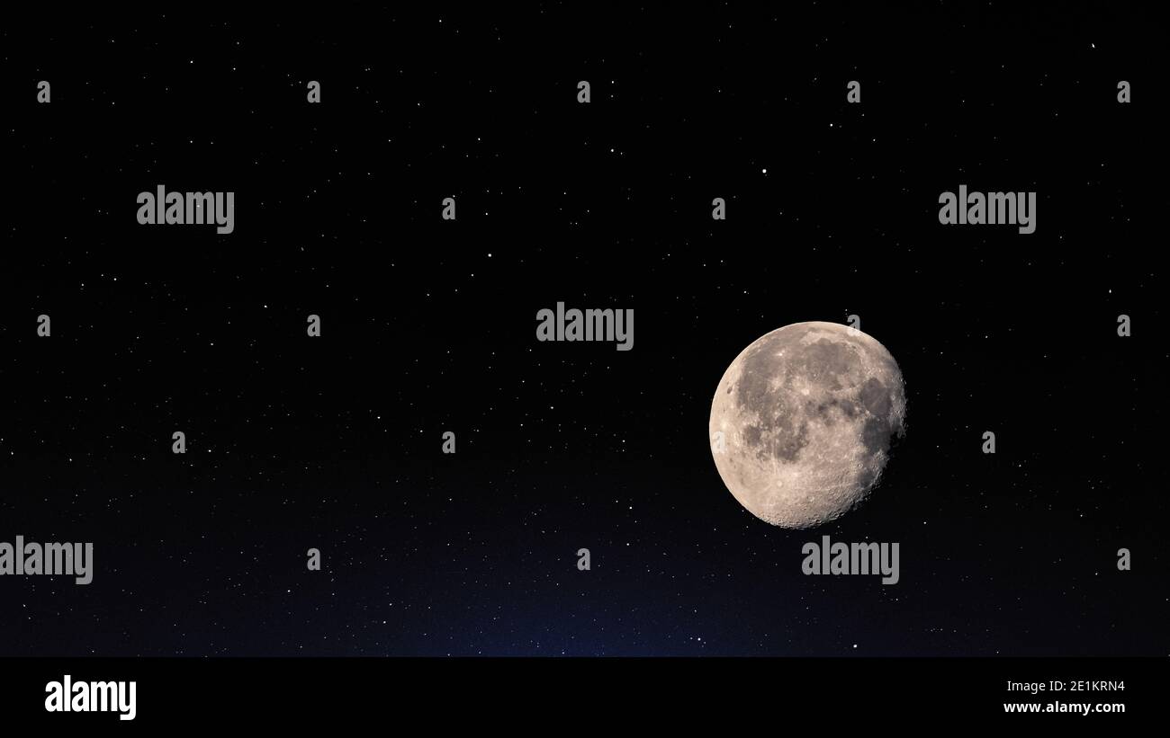 Luna nel cielo stellato notturno, sfondo dell'universo Foto Stock