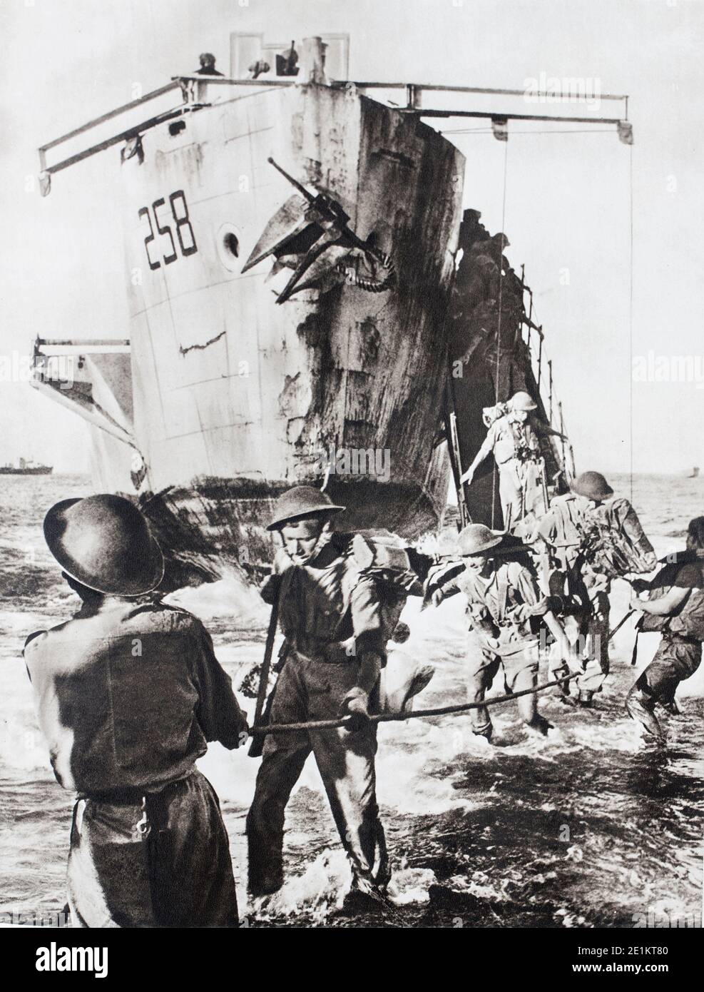 La battaglia per la Francia. 1944. Gli alleati hanno costretto i cancelli della fortezza Europa. Le navi da carico sono costantemente portando i rinforzi che renderanno th Foto Stock