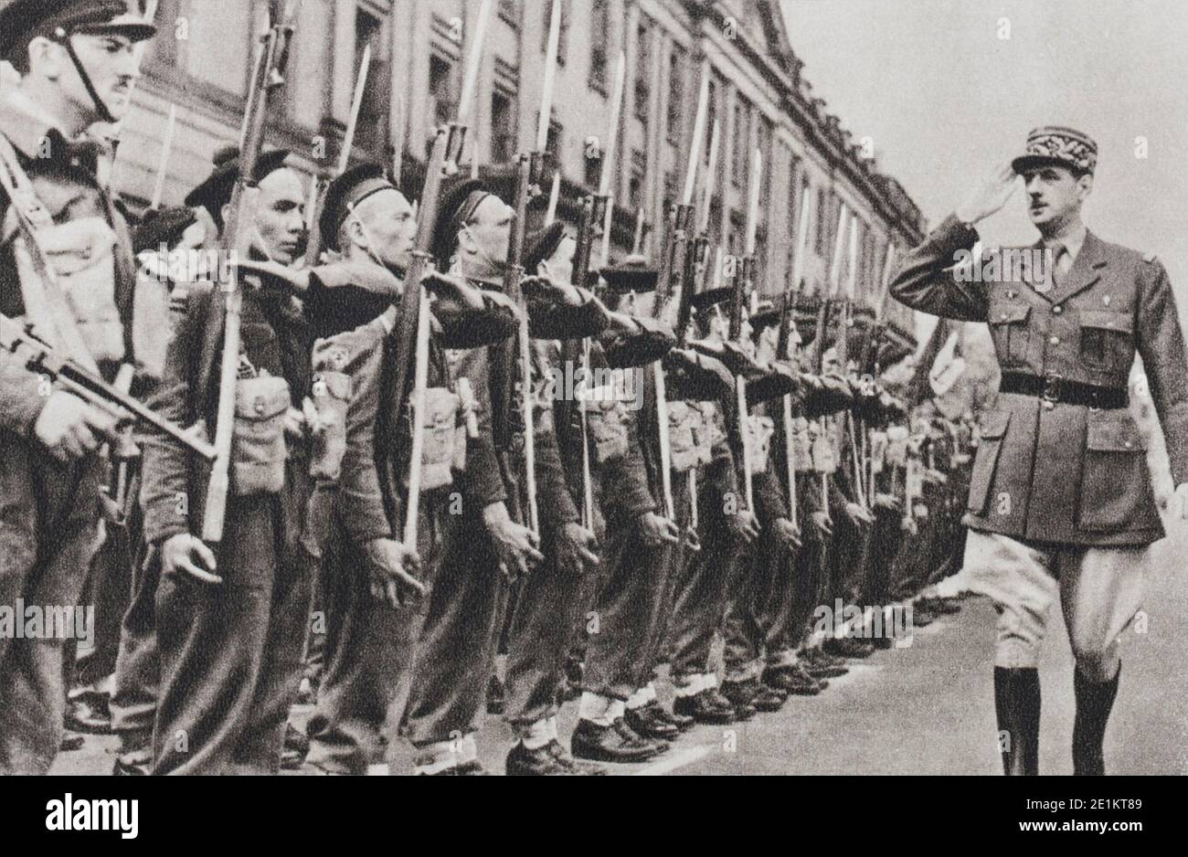 Il Generale Charles de Gaulle. Egli ha rivisto il commando della libera francese forze navali. Foto Stock