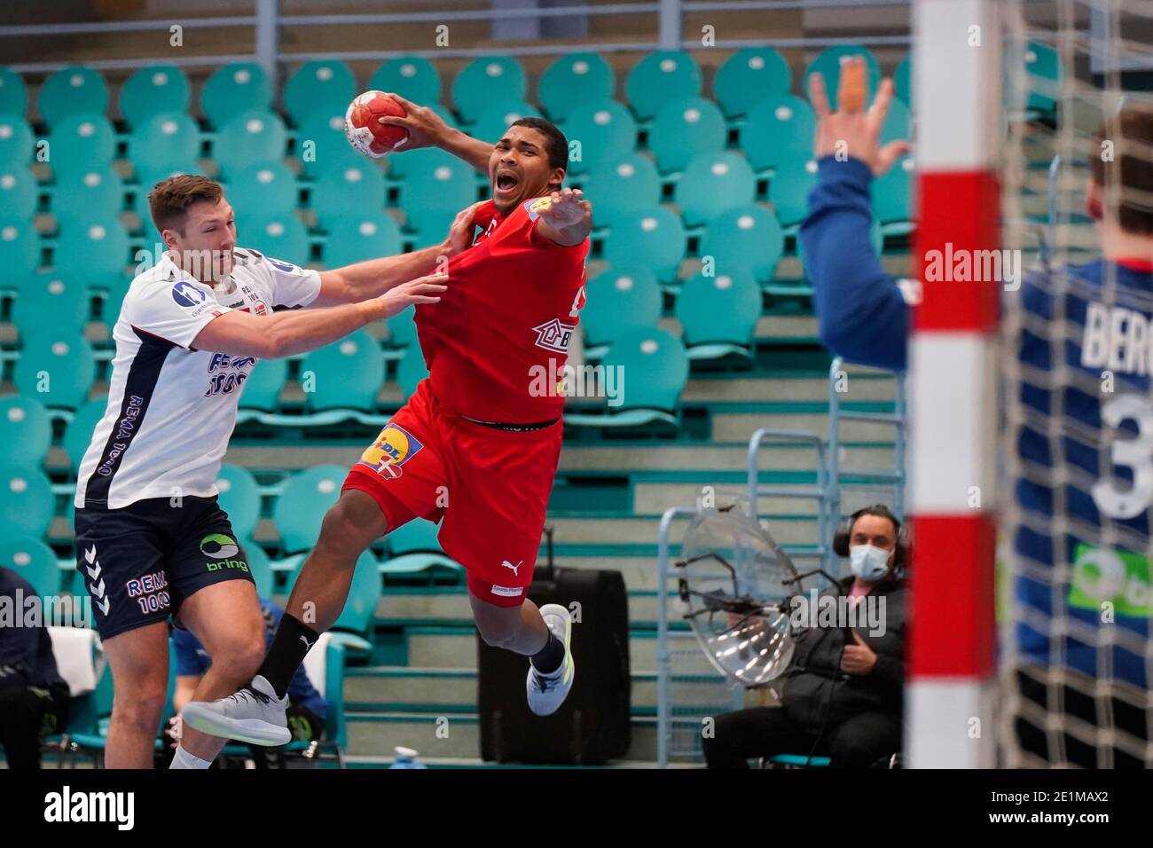 Kolding, Danimarca. 07 gennaio 2021. Mads Mensah (22) della Danimarca ha visto nel test match tra Danimarca e Norvegia alla Sydbank Arena di Kolding. (Photo Credit: Gonzales Photo/Alamy Live News Foto Stock