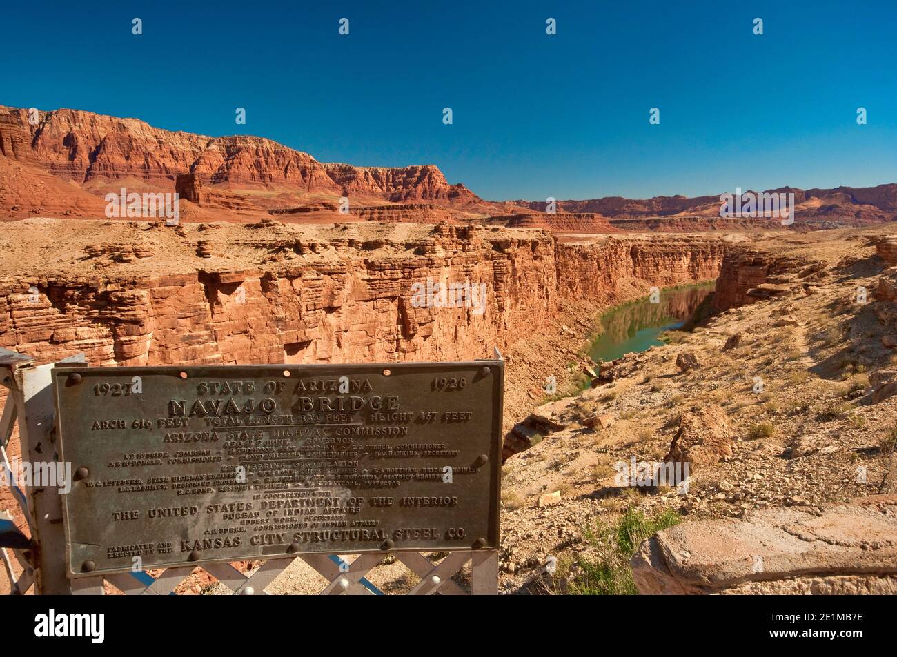 Segno storico presso il vecchio Ponte Navajo, sopra il Marble Canyon del Fiume Colorado, vicino alla citta' di Marble Canyon, Arizona, USA Foto Stock