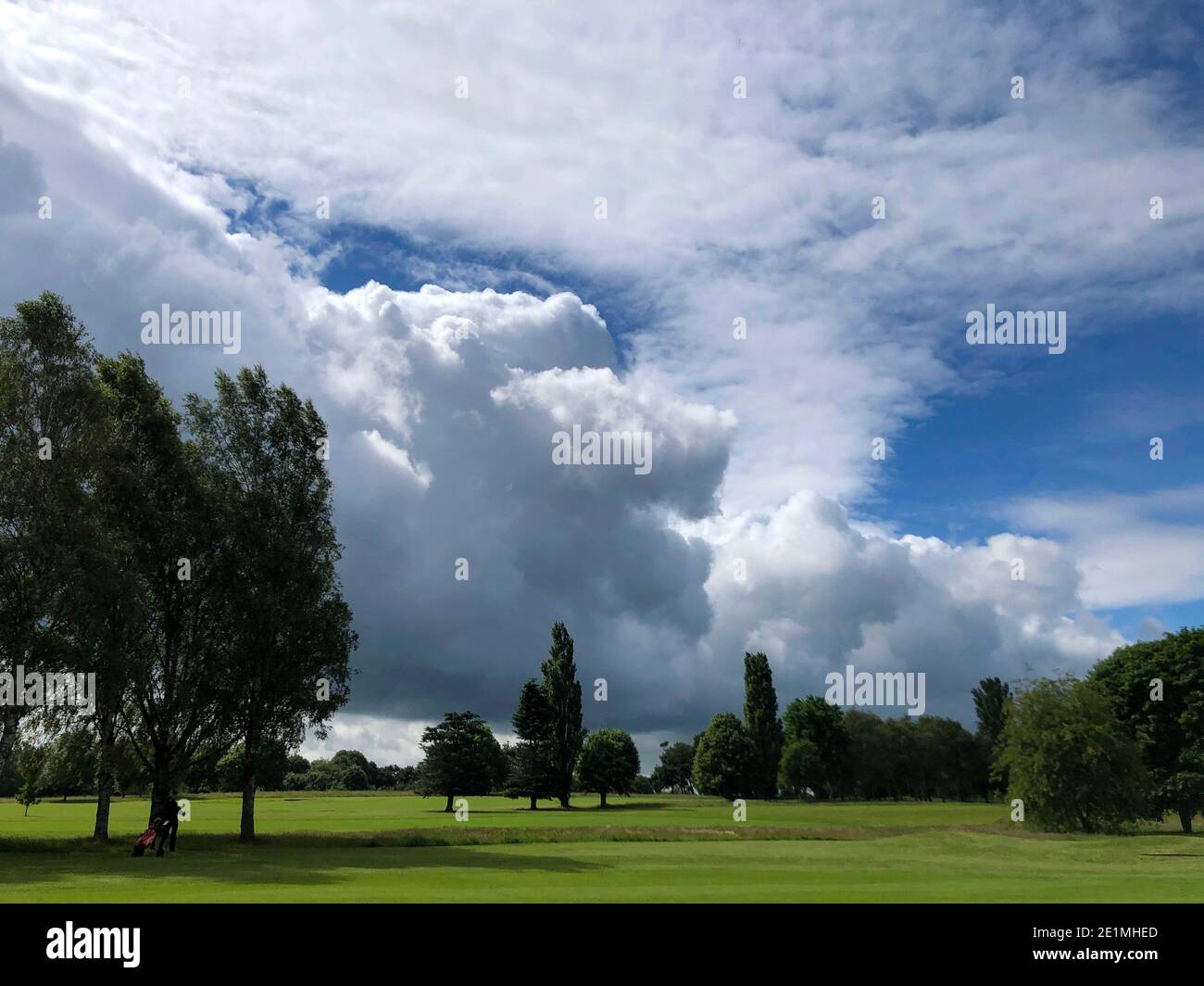 Nuvole sul fairway del campo da golf Foto Stock