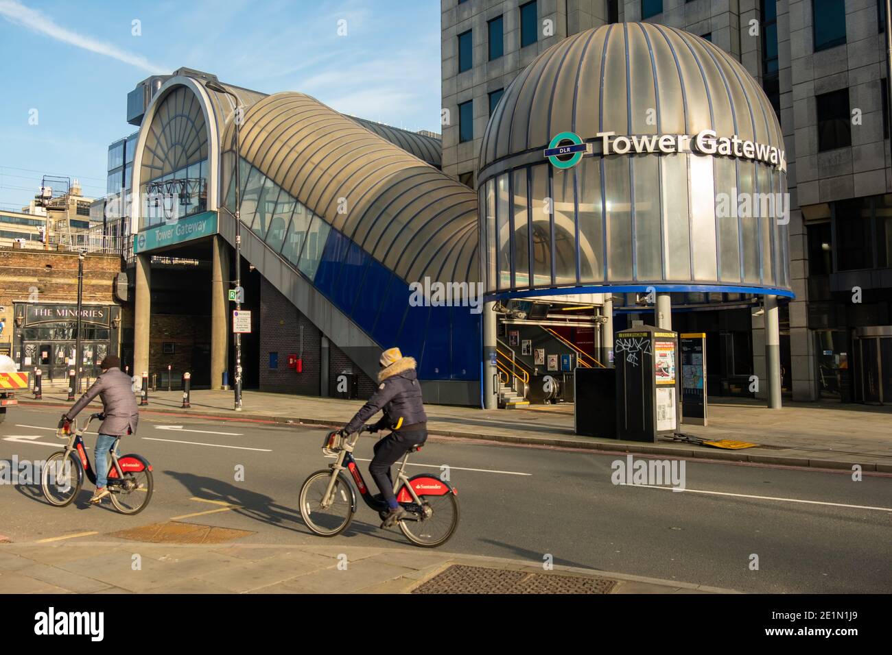 London- Tower Gateway, Docklands Light Railway Station nella zona di Aldgate della City di Londra Foto Stock