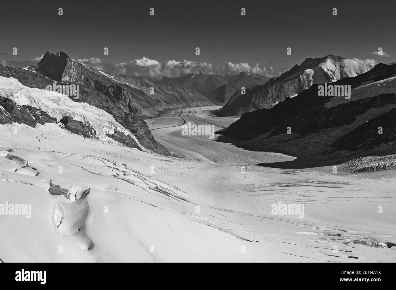 Il panorama Jungfraujoch al ghiacciaio più grande ma anche sciogliente Delle alpi il ghiacciaio dell'Aletsch Foto Stock