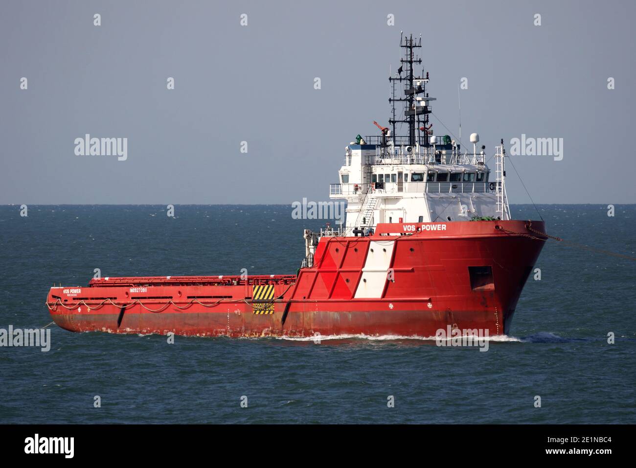 Il fornitore offshore VOS Power il 18 settembre 2020 il suo ultimo viaggio al raschiatore. Foto Stock