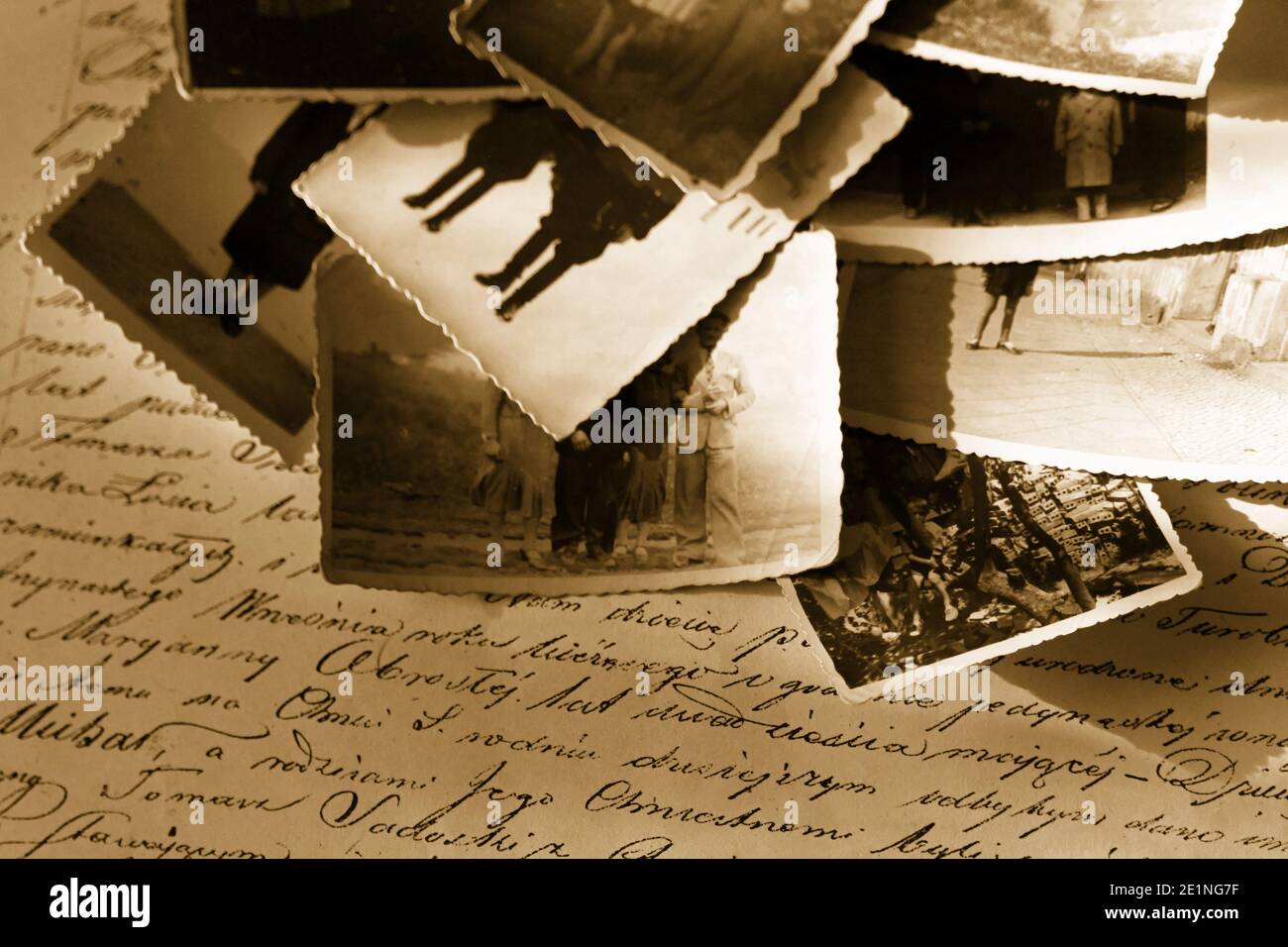 Bristol, UK - 5 gennaio 2021: Genealogia e Storia della Famiglia. Vecchie fotografie del 1920-1950 circa. Foto Stock