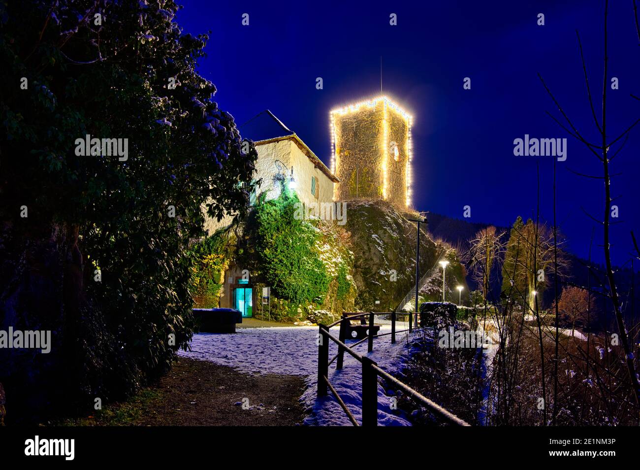 Foresta Nera di Hornberg Schwarzwald giorno e notte invernali Foto Stock