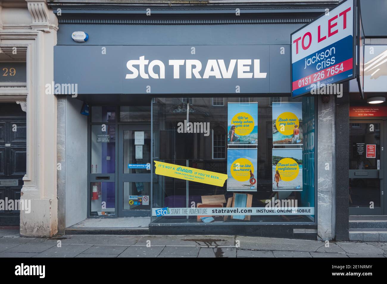 Edimburgo, Scozia - 8 gennaio 2021: Sta Travel su Hanover St. A Edimburgo, chiudendo le sue porte a causa della pandemia di Covid-19 che ha colpito il viaggio Foto Stock
