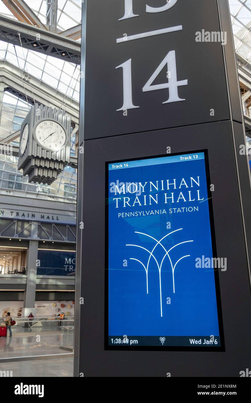 Il Moynihan Train Hall (MTH) si trova nello storico edificio dell'ufficio postale di James A. Farley, New York City, USA Foto Stock