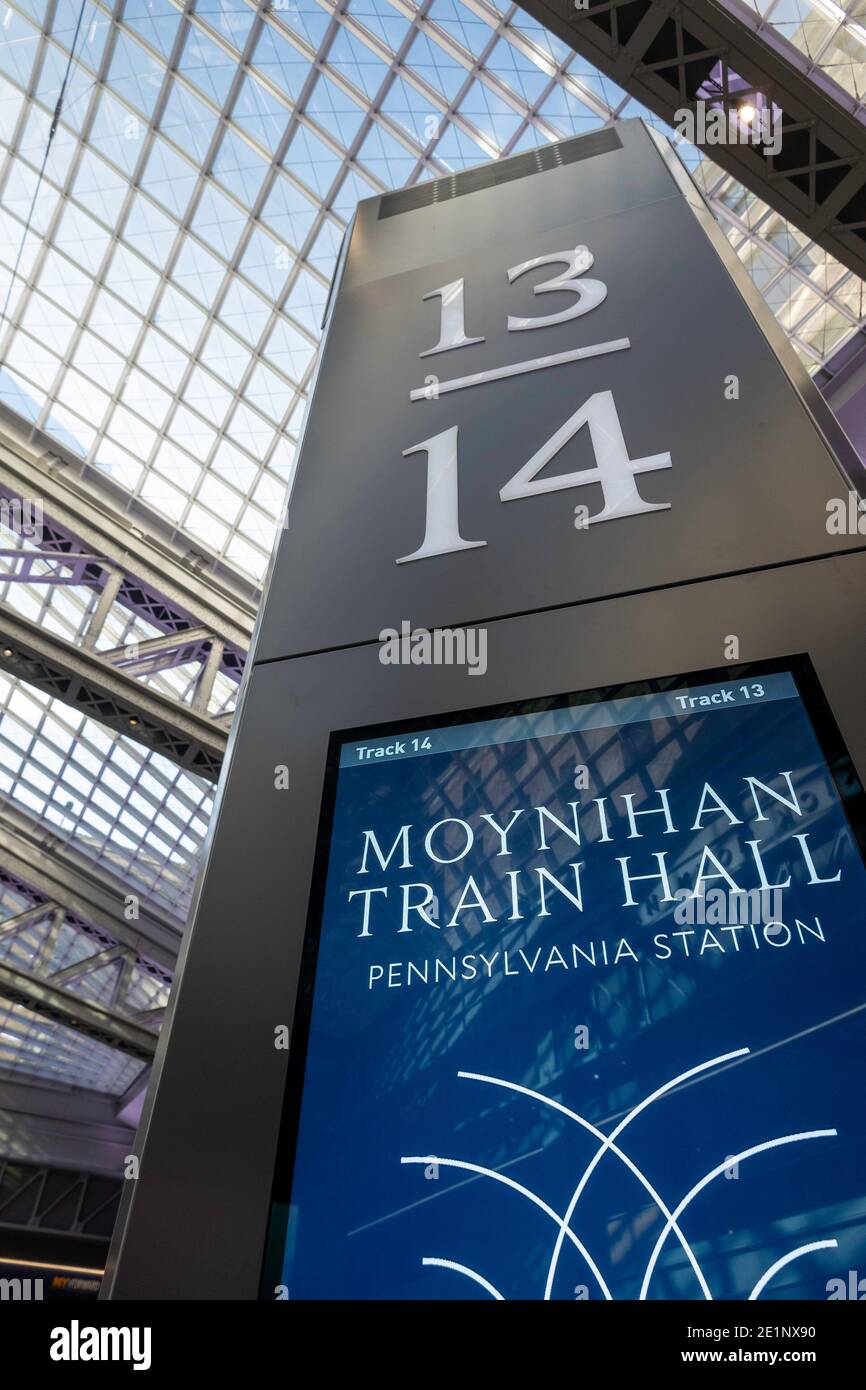 Il Moynihan Train Hall (MTH) si trova nello storico edificio dell'ufficio postale di James A. Farley, New York City, USA Foto Stock