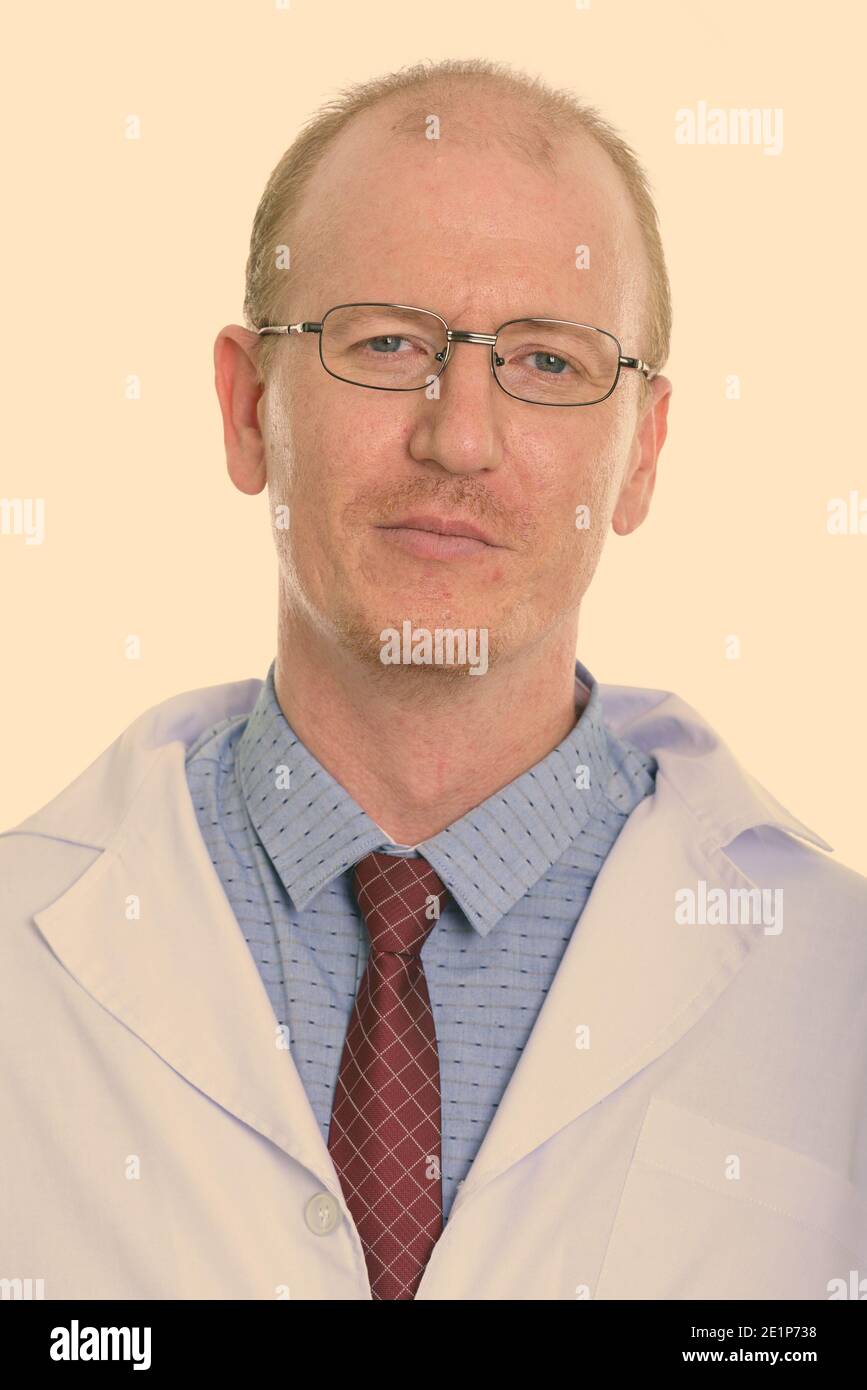 Faccia del medico dell'uomo che indossa gli occhiali Foto Stock