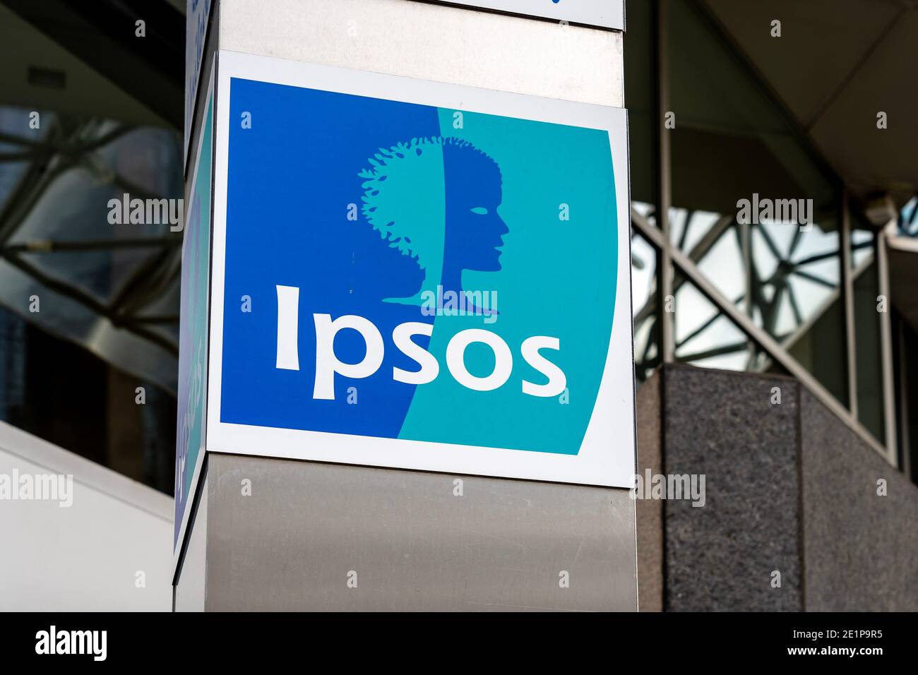 Toronto, Canada - 29 settembre 2020: Il logo Ipsos è visto all'esterno del loro edificio di uffici a Toronto, Canada. Ipsos Group S.A. è un marchio multinazionale Foto Stock