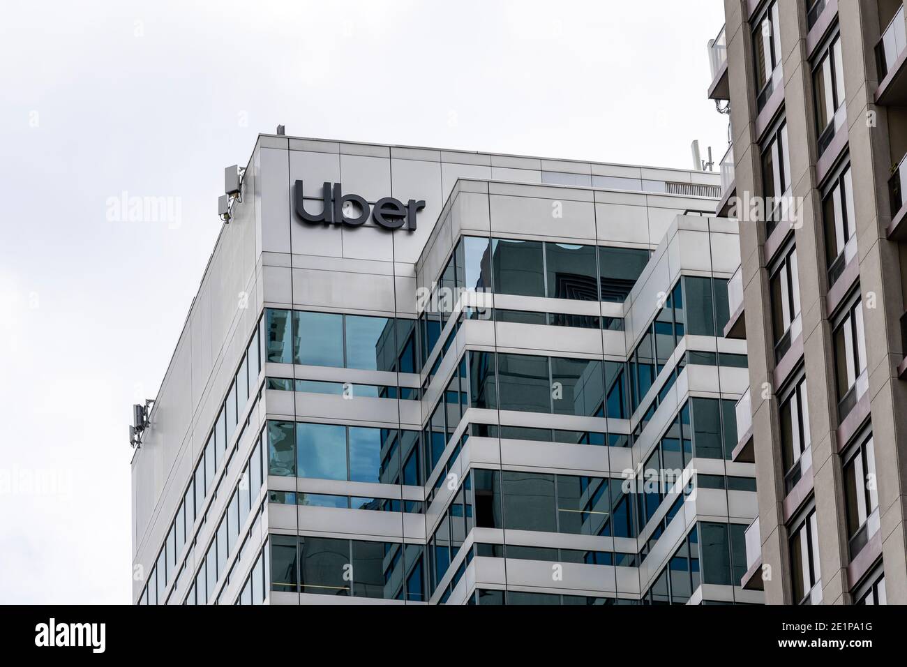 Toronto, Canada - 29 settembre 2020: Uber firma sul suo nuovo edificio hub di ingegneria a Toronto. Foto Stock
