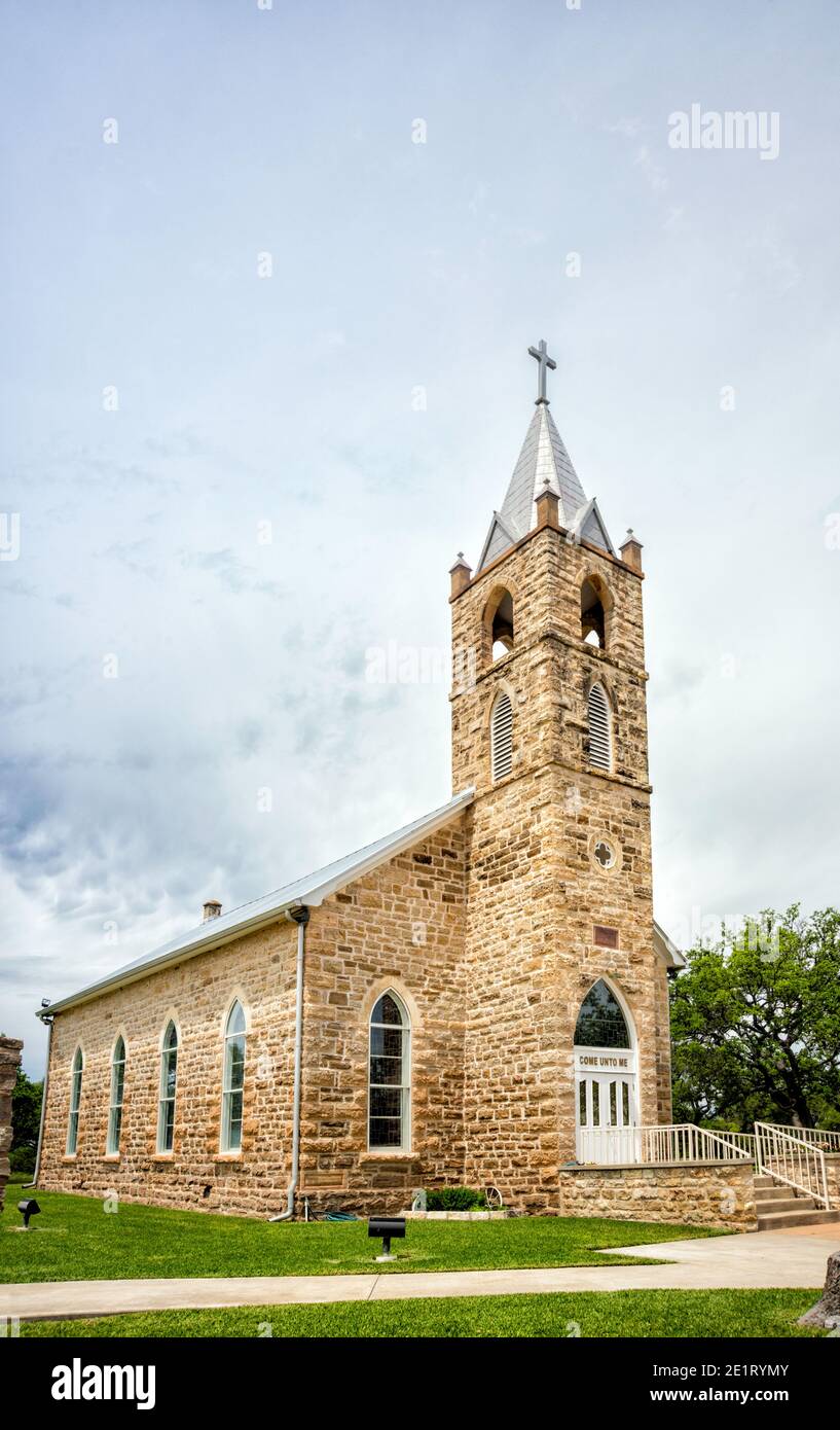 Chiesa evangelica luterana di Cristo, 1906, costruita in pietra calcarea, a Cherry Spring, Edwards Plateau, Texas, Stati Uniti Foto Stock