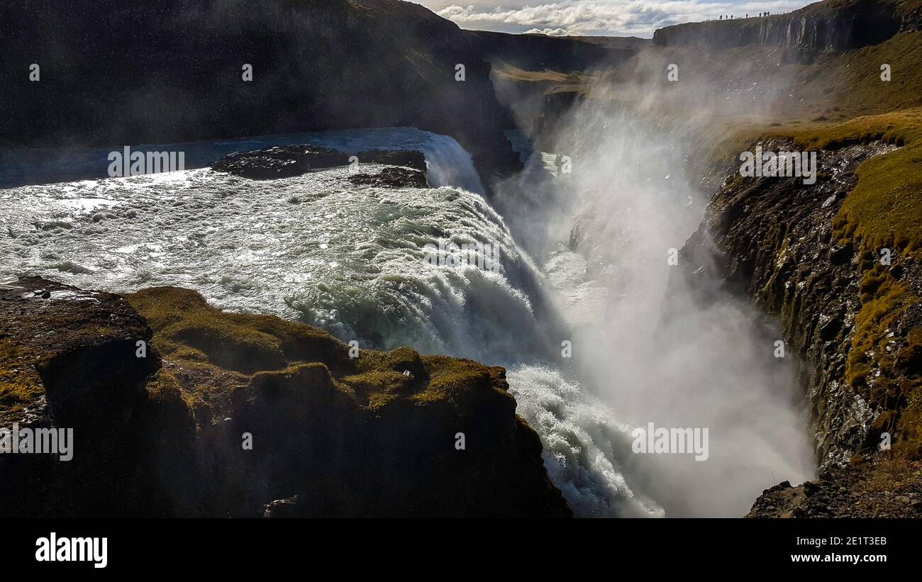 Fotografia paesaggistica delle cascate durante un viaggio in auto Islanda Foto Stock