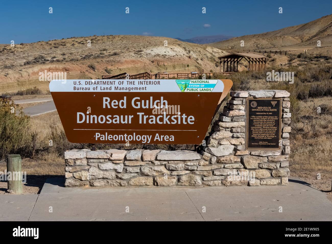 Cartello d'ingresso per il Red Gulch Dinosaur Tracksite sulla BLM Land vicino a Greybull e Shell, Wyoming, USA Foto Stock