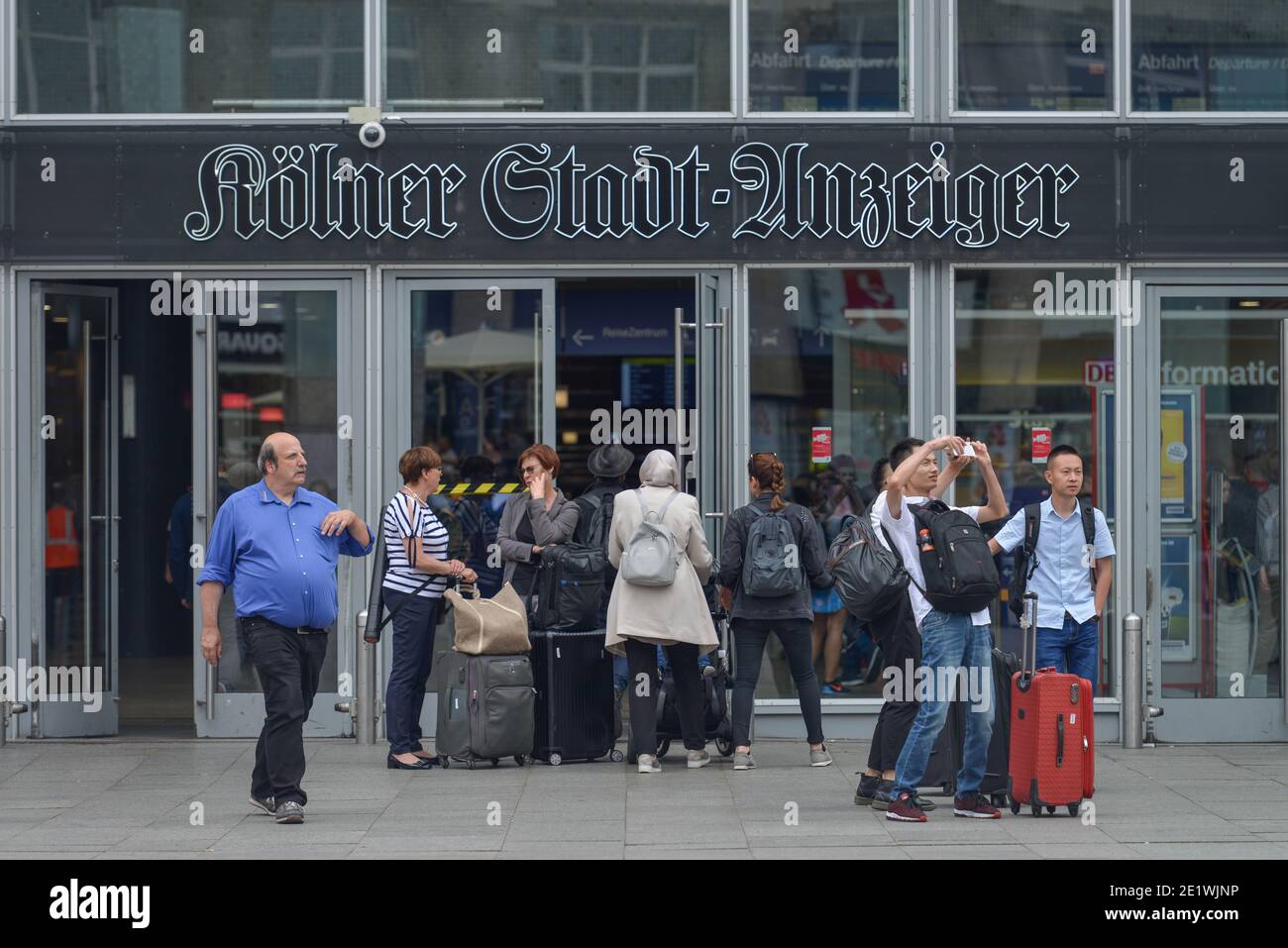 Werbung, Koelner Stadtanzeiger, Hauptbahnhof, Koeln, Nordrhein-Westfalen, Deutschland Foto Stock