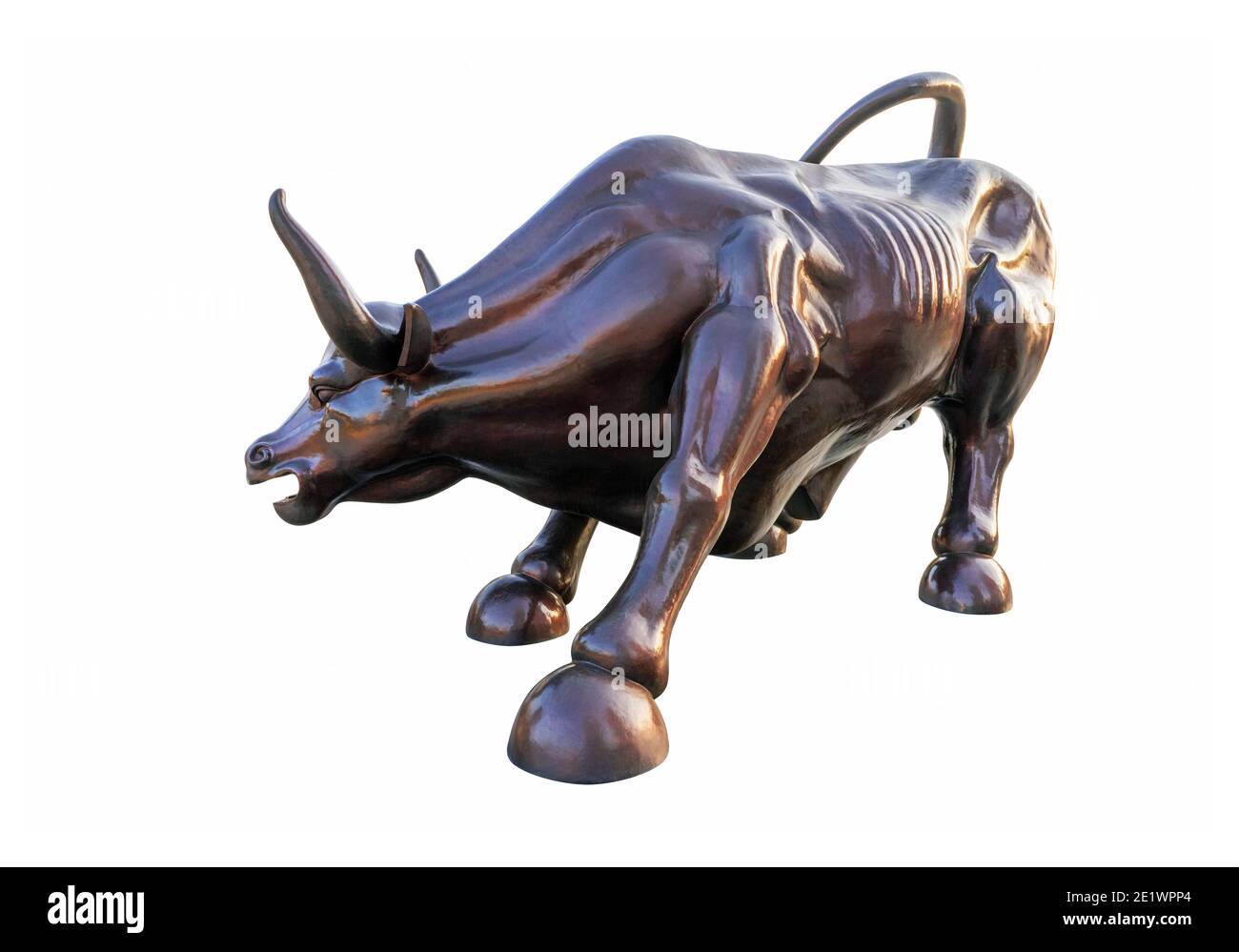 (Tracciato di ritaglio ) bull di bronzo isolato su sfondo bianco Foto Stock
