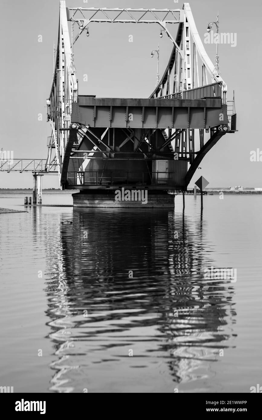 Parte del ponte di oscillazione in Liepaja. Foto Stock