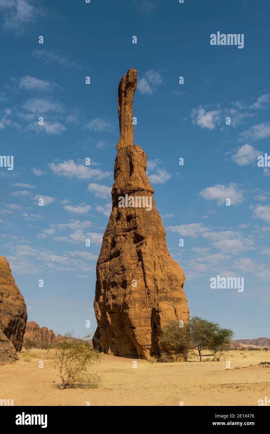 Unica torre rocciosa, altopiano di Ennedi, Ciad Foto Stock