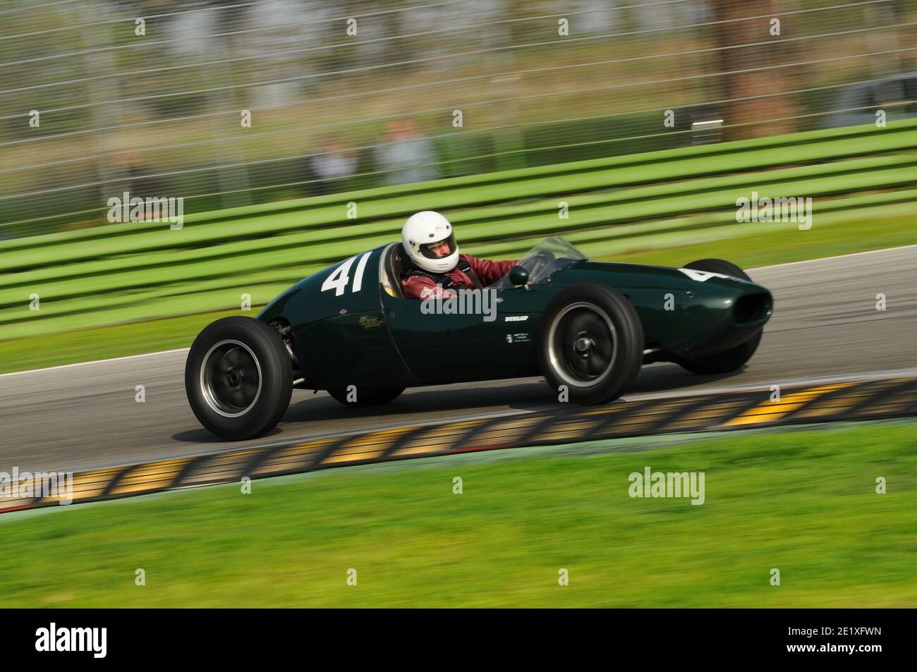 Imola Italia - 20 ottobre 2012: Ignota la guida della Cooper T41 durante la sessione di prove libere sul circuito di Imola in occasione dell'evento Luigi Musso Historic GP 2012, Italia. Foto Stock