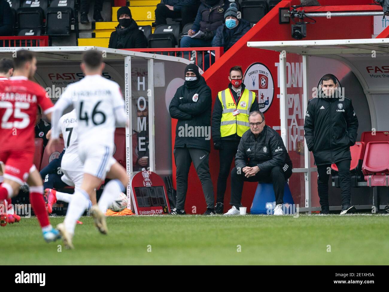 Crawley, Regno Unito. 10 gennaio 2021. Leeds United manager Marcelo Bielsa durante la terza partita della fa Cup tra Crawley Town e Leeds United, la partita è stata chiusa a porte chiuse senza sostenitori a causa dell'attuale blocco del governo pandemico COVID-19 presso il People's Pension Stadium di Crawley, Inghilterra, il 10 gennaio 2021. Foto di Liam McAvoy/prime Media Images. Credit: Prime Media Images/Alamy Live News Foto Stock